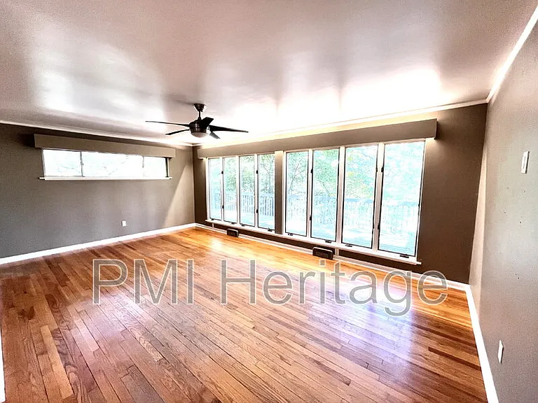 1139 N Sunset Dr — Photo 7