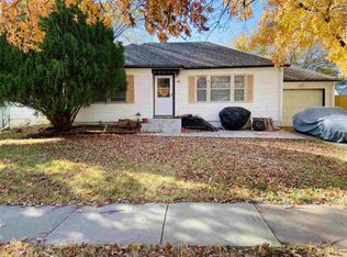 851 N Parkwood Ln, Wichita, KS 67208