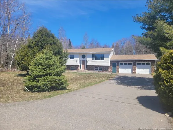 2 Anita Dr, Rothesay, NB E2S 1A8