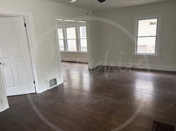 1508 E 49th Ter, Kansas City, MO 64110