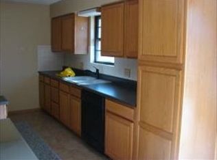 2404 Shamrock Ln, Saint Joseph, MO 64505