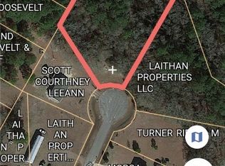 77 Coach Dr, Orrum, NC 28369