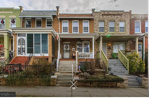 537 24th St NE Photo 1