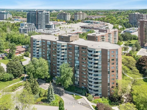 50 Baif Blvd #909, Richmond Hill, ON L4C 5L1
