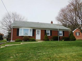 2972 Brookfield Rd, Lancaster, PA 17601