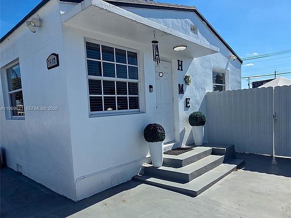 2nd image of 1236 Rutland St