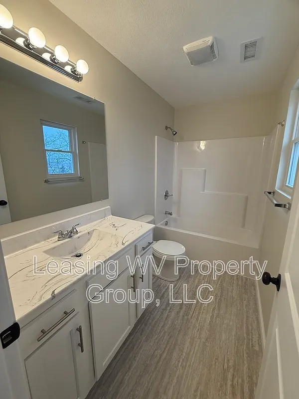 3 bed, 3.5 bath, 1737 sqft, $1,700 — Photo 4