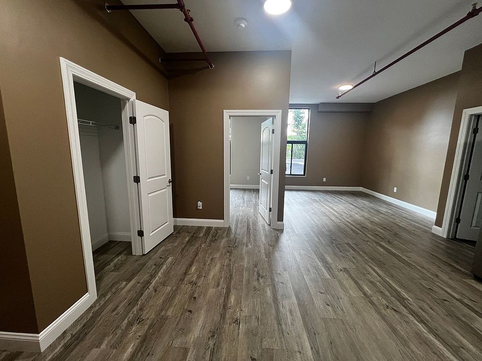 1st image of 70 Webster St #103