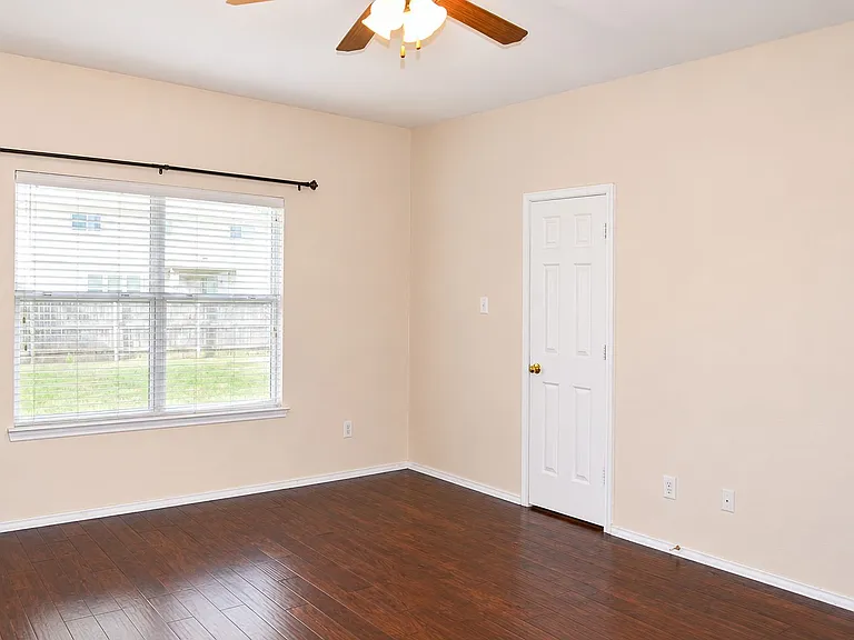 712 White Hawk Trl — Photo 24