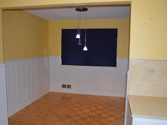 5th image of 2510 Fuller Ave NE