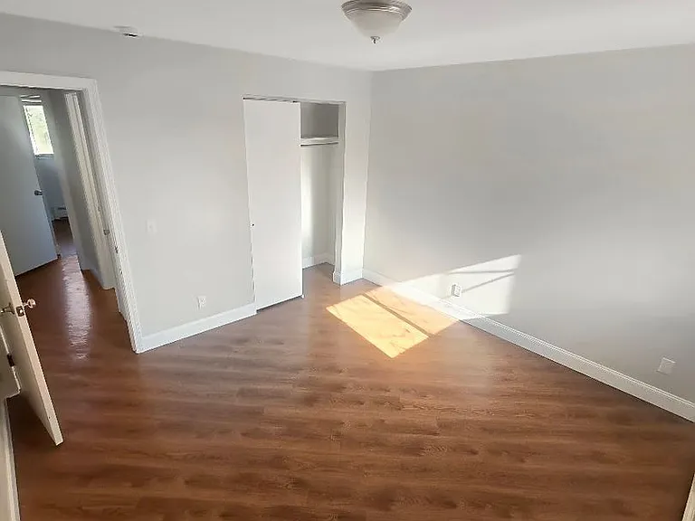 136 N Lake St #3 — Photo 4