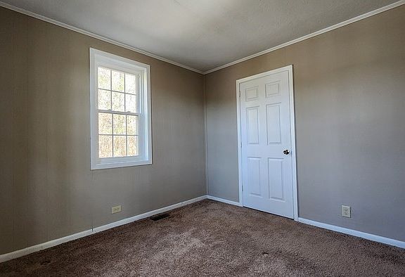 4th image of 400 Carolina St