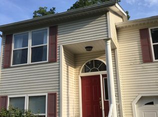 3690 Lake Ave, Aurora, OH 44202