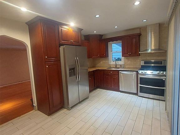 3rd image of 364 Billington Rd