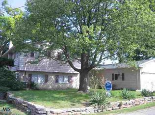 66 Park Island Dr, Lake Orion, MI 48362