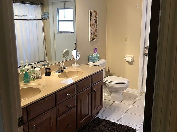 4th image of 7812 W Golf Club St