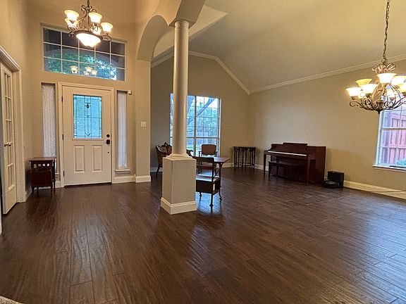 5th image of 3808 Ash Ln