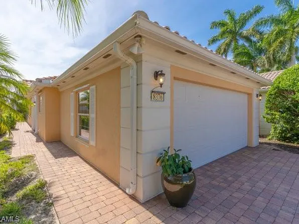 8376 Borboni CT, NAPLES, FL 34114