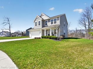 16121 River Ridge Trl, Linden, MI 48451