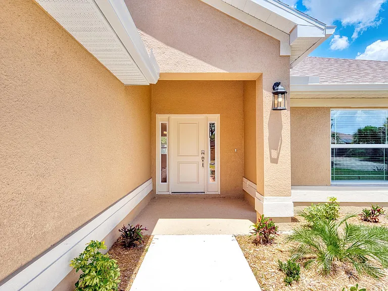 980 Nectar Rd — Photo 4