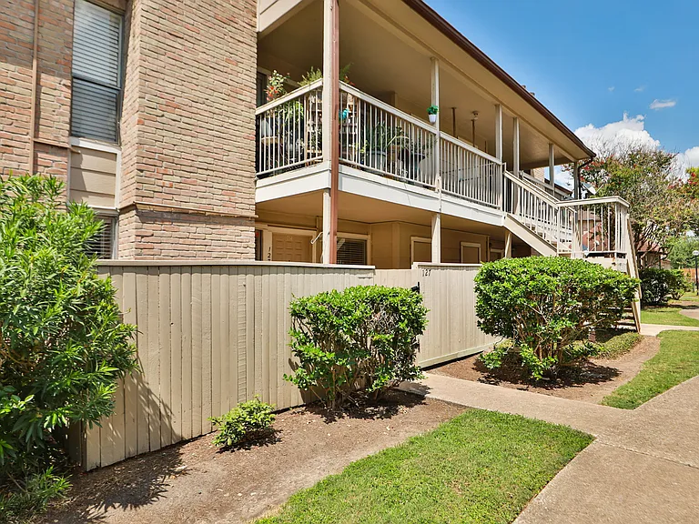 2100 Wilcrest Dr #B — Photo 31