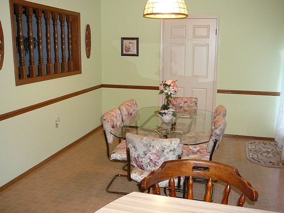 5th image of 102 Moorland Dr