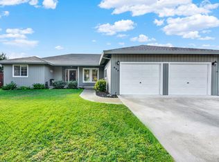 925 Charity Ln, Dixon, CA 95620