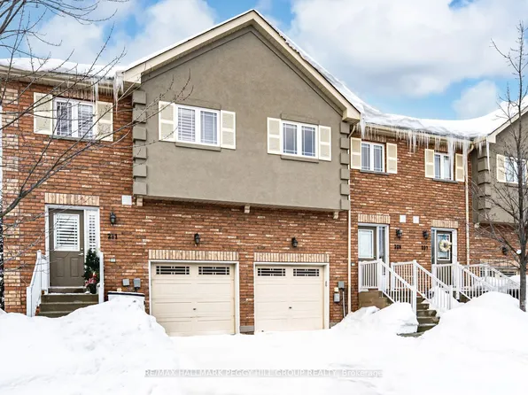 209 Harvie Rd #35, Barrie, ON L4N 9P8