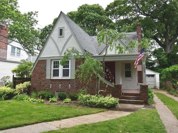 1635 Benedict Place, Baldwin, NY 11510