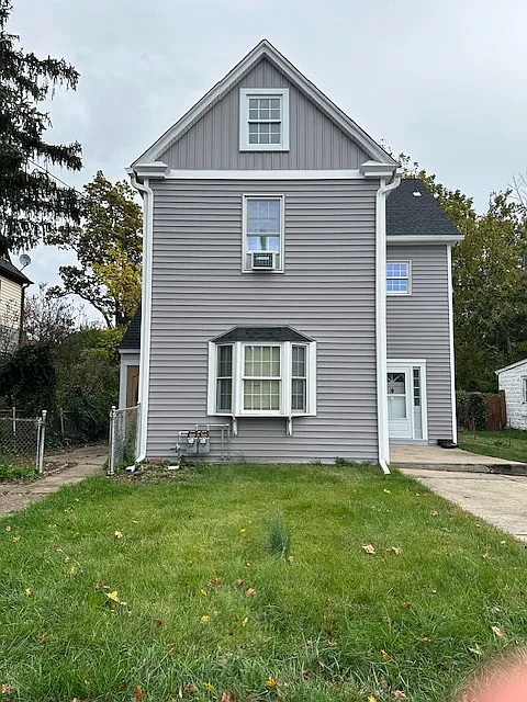 7813 Montgomery Ave