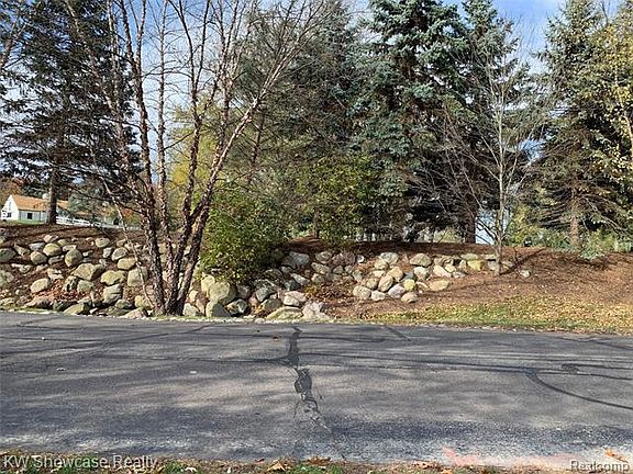 5th image of 1920 Heron Ridge Dr