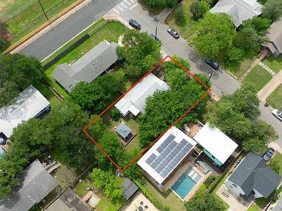3rd image of 1121 Leona St