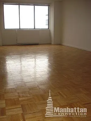 Rented by Manhattan Connection | media 23