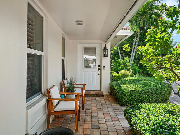 4th image of 2641 NE 52nd Street