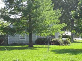 119 Hilldale Dr, Nederland, TX 77627
