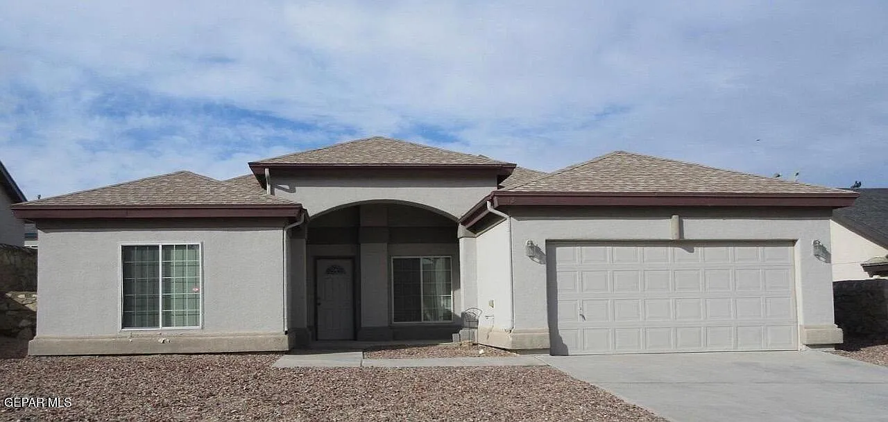 4 bed, 2.5 bath, 1735 sqft, $1,800 — Photo 1