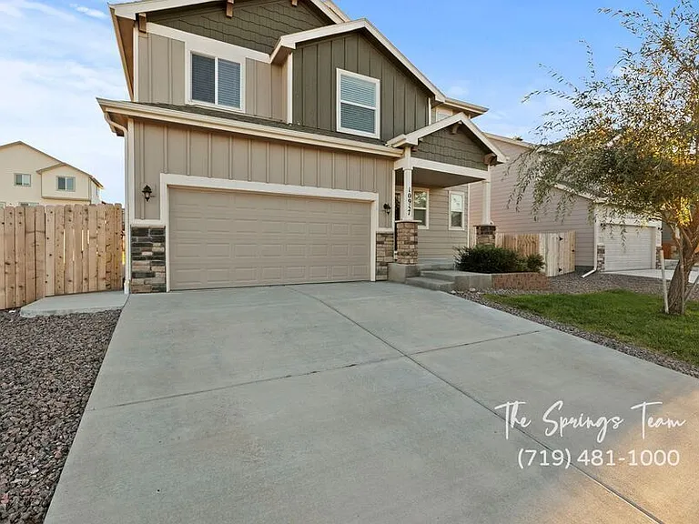 10957 Matta Dr — Photo 2
