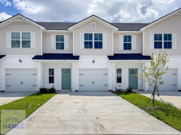 33 Beaumont Dr, Hinesville, GA 31313