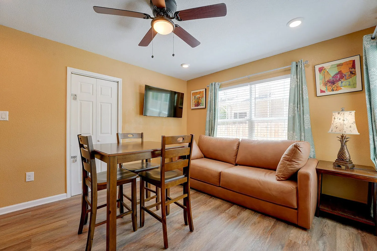 2 bed, 1.0 bath, 742 sqft, $1,783 — Photo 1