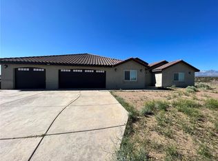 10215 Nielson Rd, Oak Hills, CA 92344