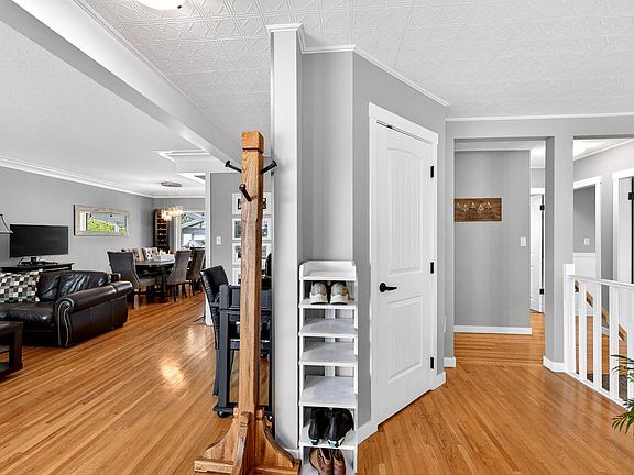 4th image of 1775 Apple Ln