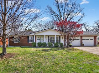 2404 Sunnybrook Dr, Saint Louis, MO 63114