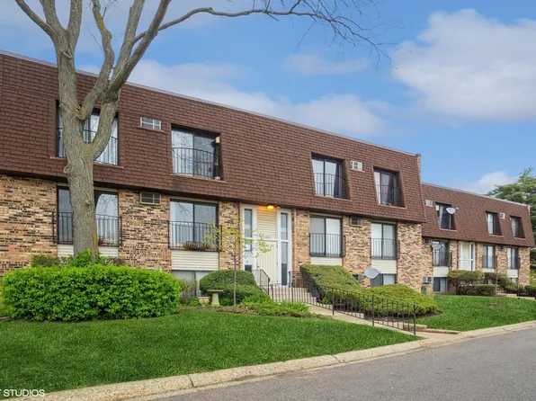 200 S Waters Edge Dr, Glendale Heights, IL