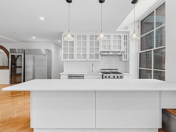 2nd image of 81 Wooster St APT 4WM