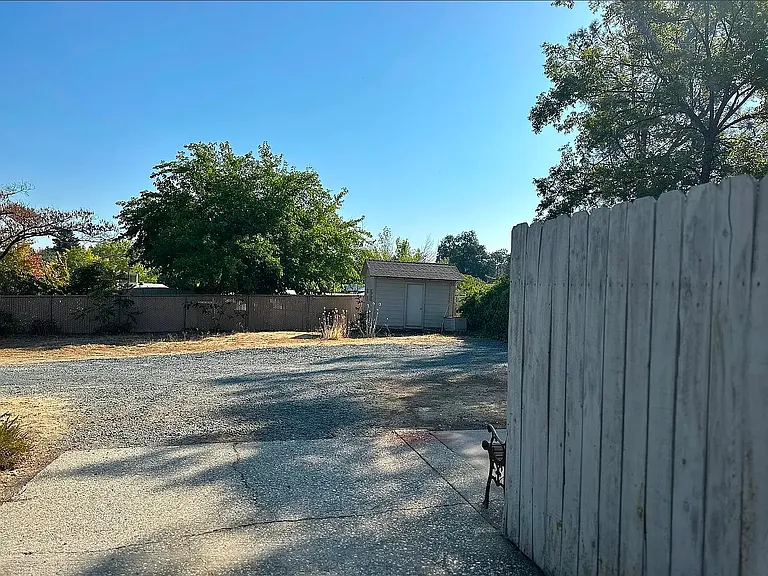 1254 Live Oak Ln — Photo 1