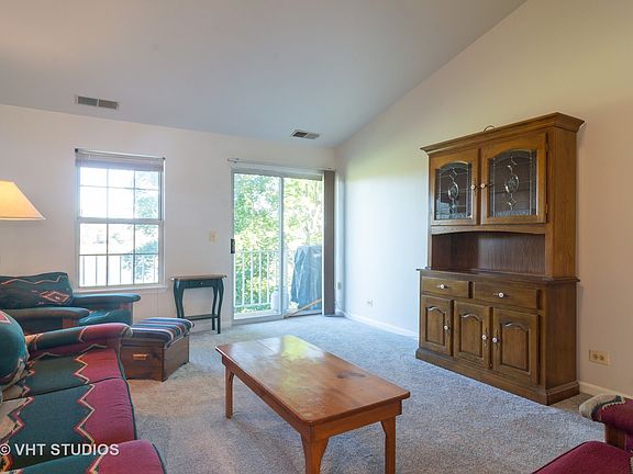 3rd image of 77 Coolidge Ct Unit B