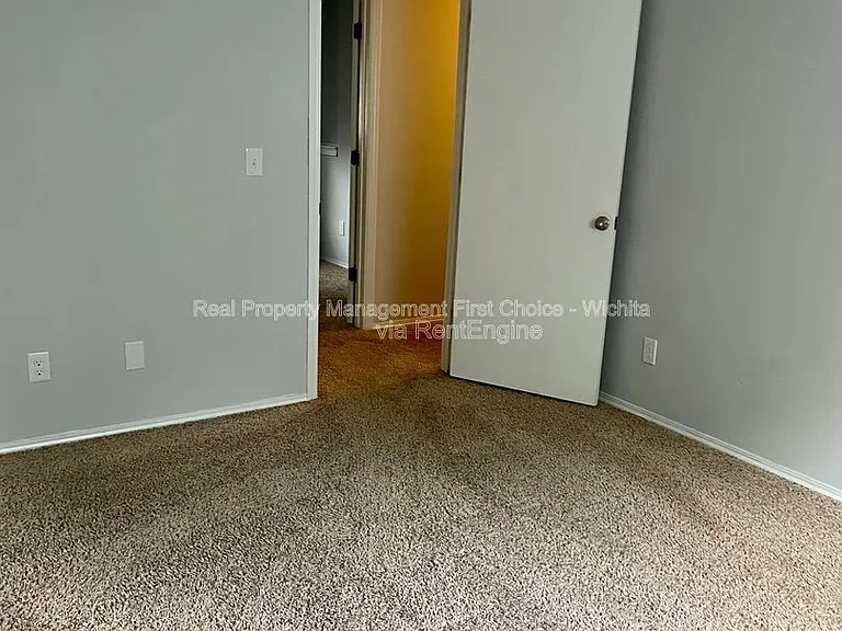 613 S Wheatland Cir — Photo 21