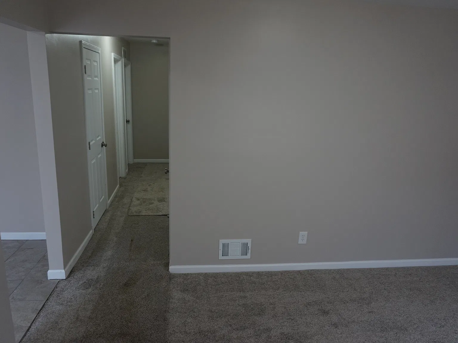 3 bed, 833 sqft, $1,450 — Photo 2