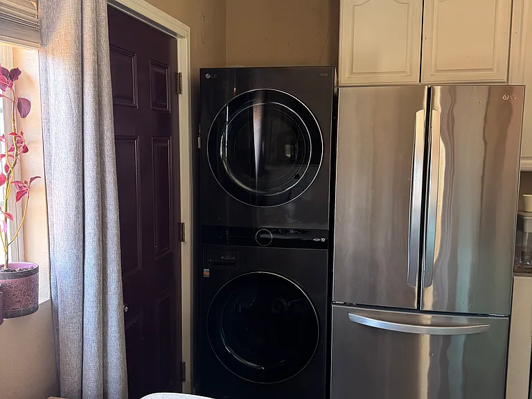 422 W Gaillard St — Photo 6