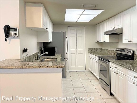 4th image of 900 Crestwood Blvd N #913